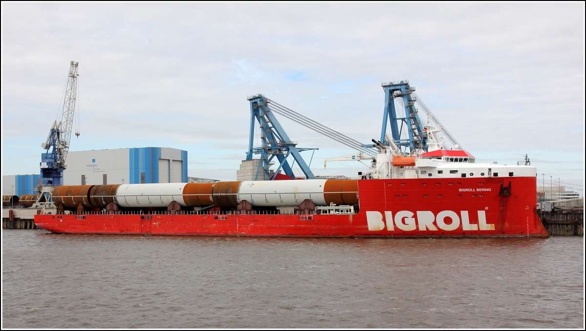 Image: Gebaute bering bigroll Vessel transporting monopiles for Taiwan's offshore wind projects